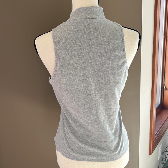 Gray turtle tank - Picture 3 of 4